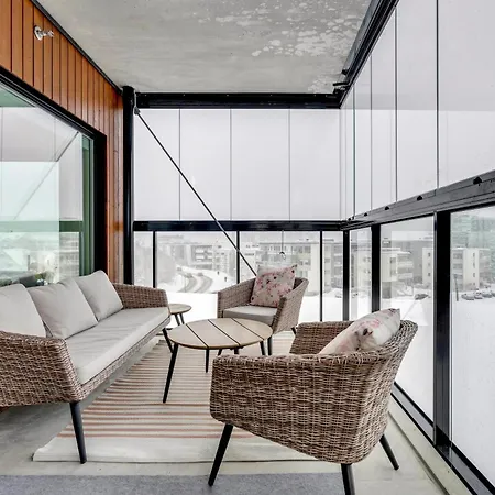 Modern Escape I Great Location I Balcony View 아파트 *