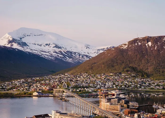 Modern Escape I Great Location I Balcony View Apartamento Tromsø