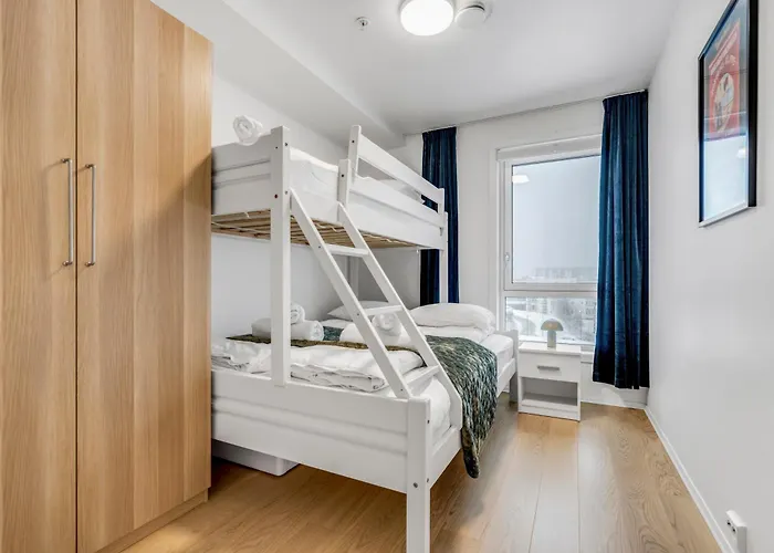 Modern Escape I Great Location I Balcony View