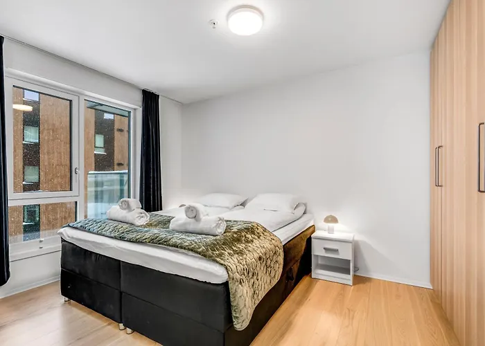 Modern Escape I Great Location I Balcony View