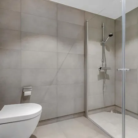 Apartment Modern Escape I Great Location I Balcony View